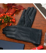 Rękawiczki dotykowe zimowe – niezbędne dla użytkowników smartfonów. 